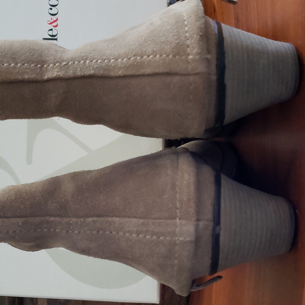 Boots - Picture 5 of 7